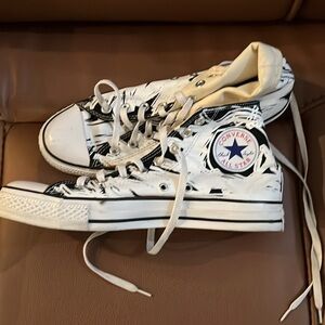 Converse geometric print size 9M 11W
